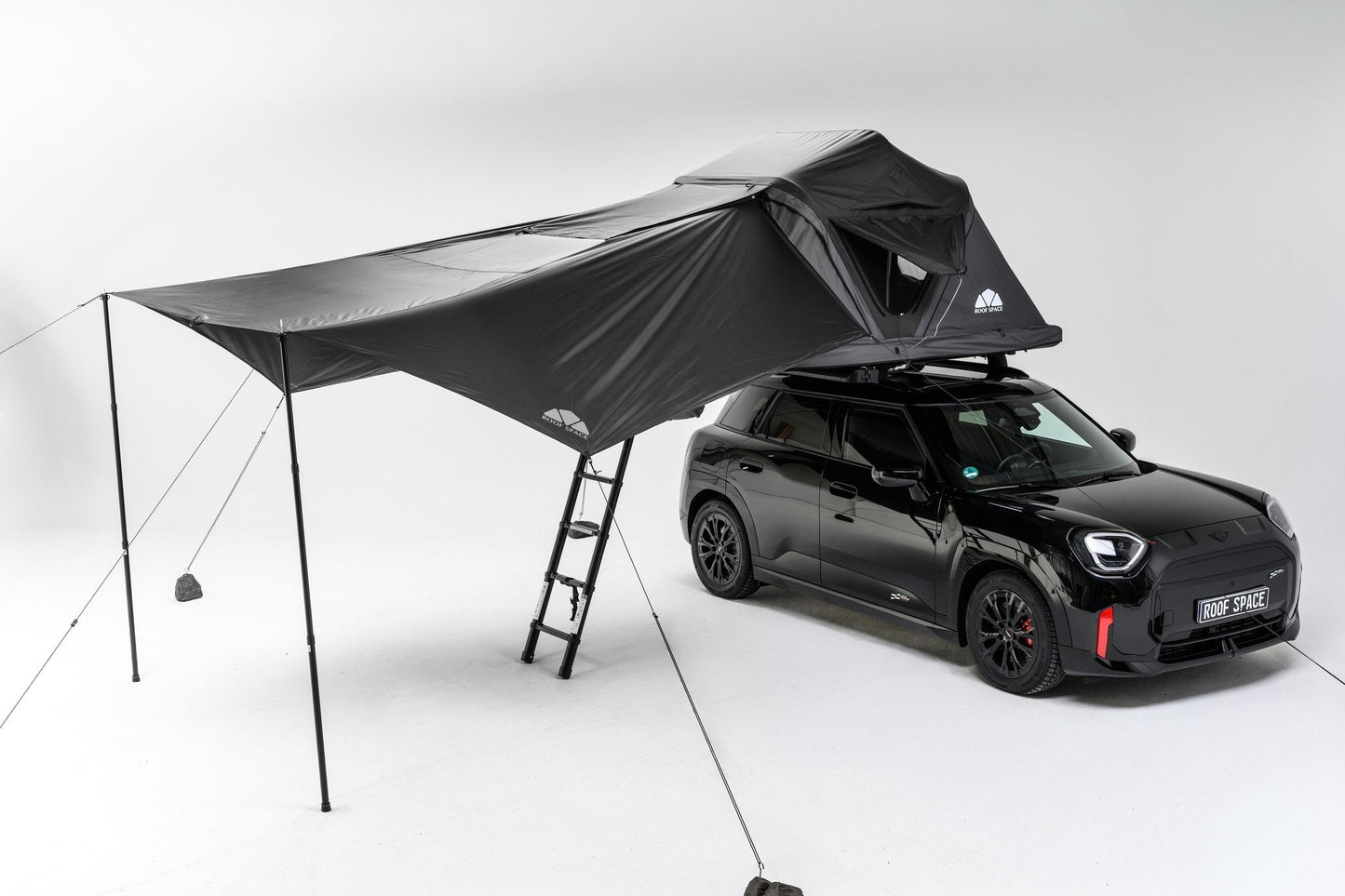 Auvent Light Awning Roof Space déployé sur la tente de toit