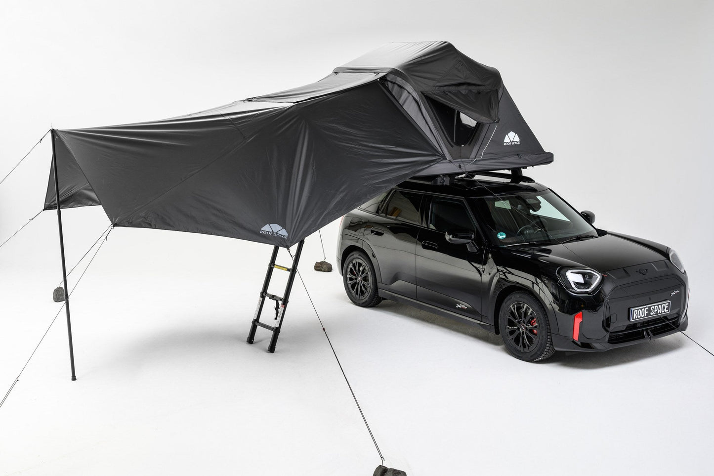 Auvent Light Awning Roof Space déployé sur la tente de toit