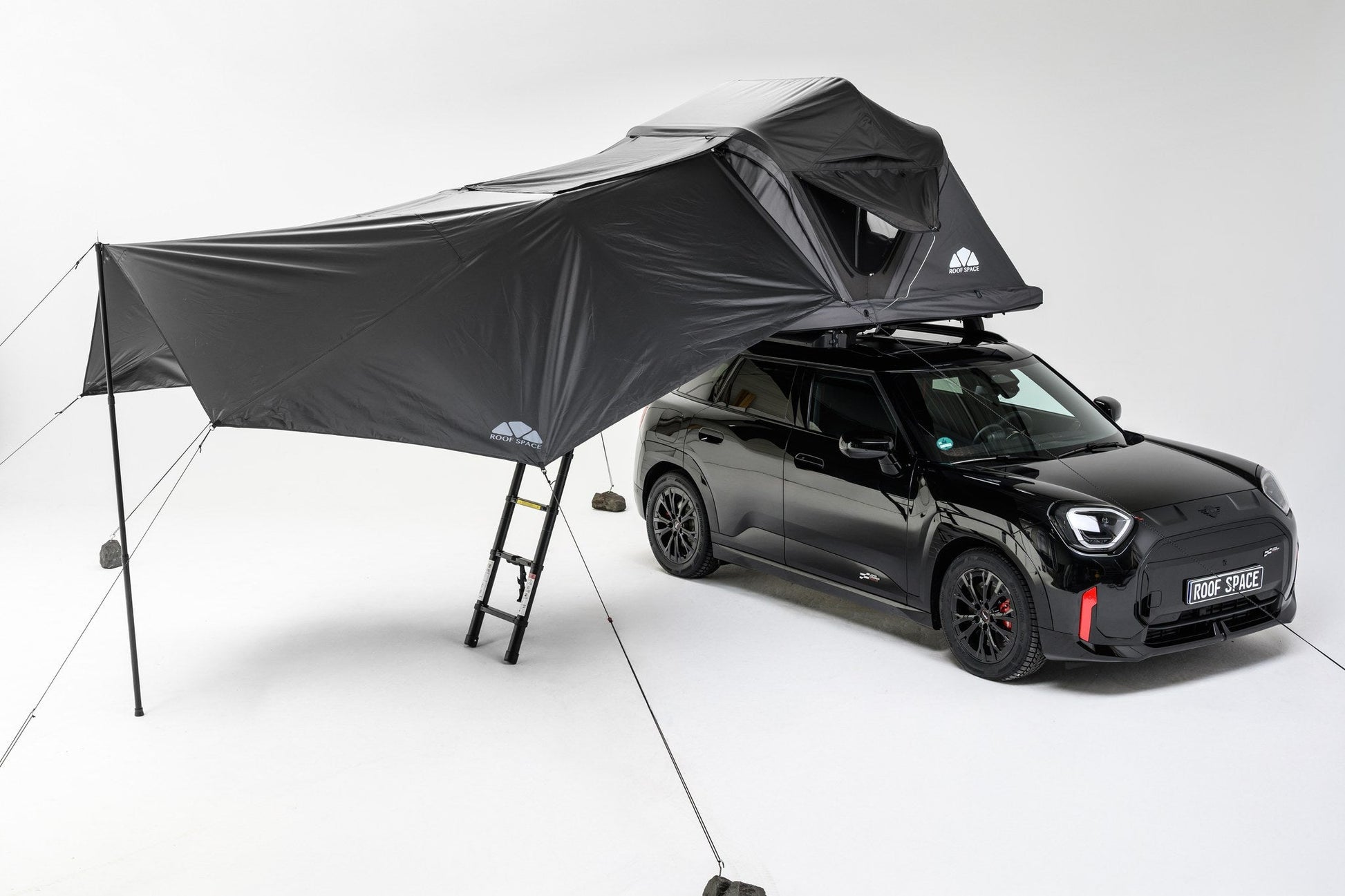 Auvent Light Awning Roof Space déployé sur la tente de toit