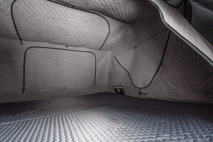 Doublure intérieure thermique Roof Space posée dans la tente de toit