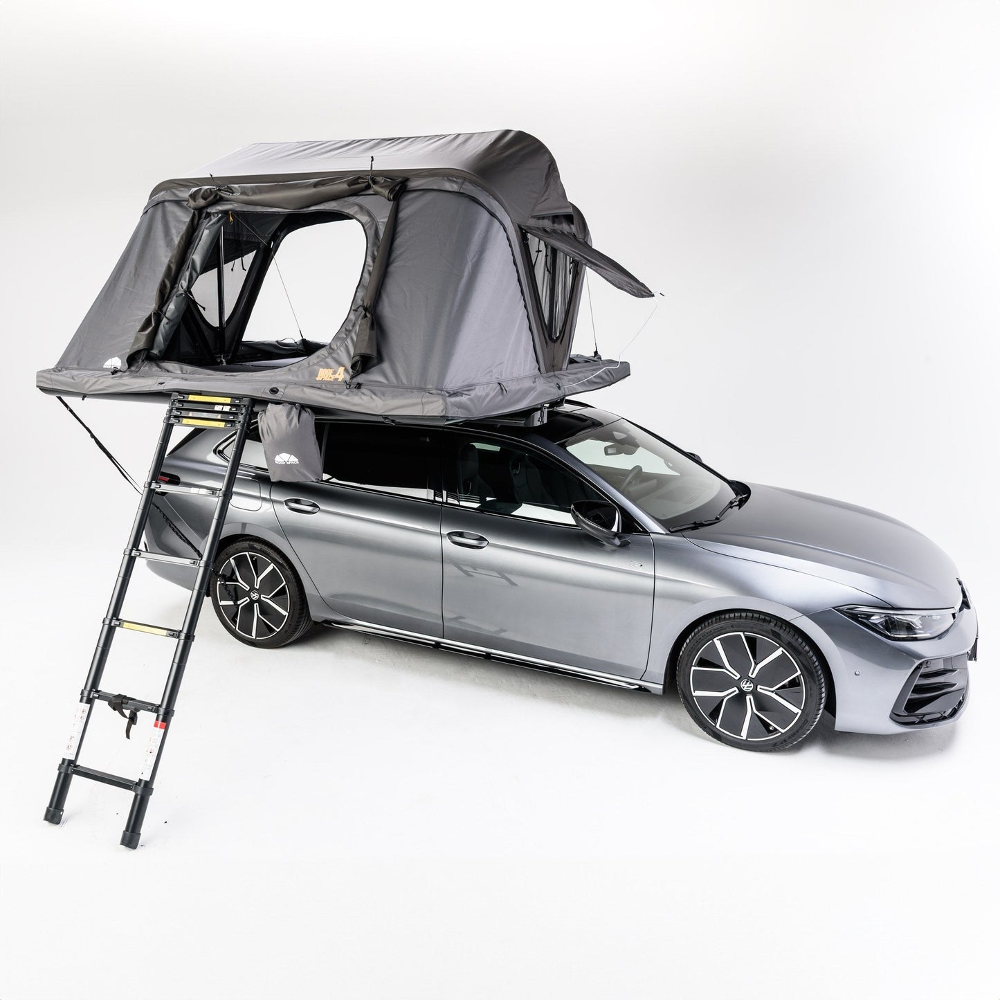 Roof Space 4 ouverte, fenêtre avant relevée