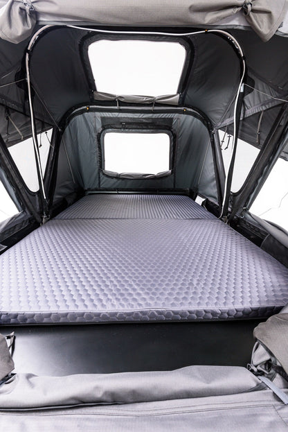 Couchage de la Roof Space 2, housse matelassée lavable