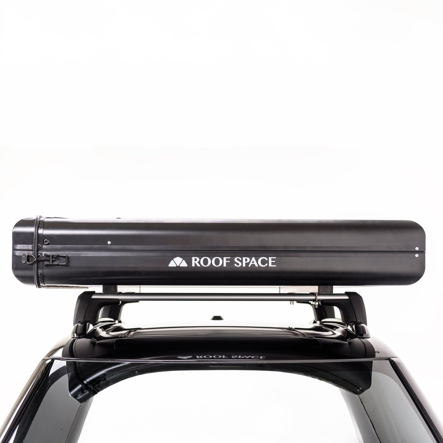 Coque aluminium de la Roof Space 2 fermée, fixation sur barre